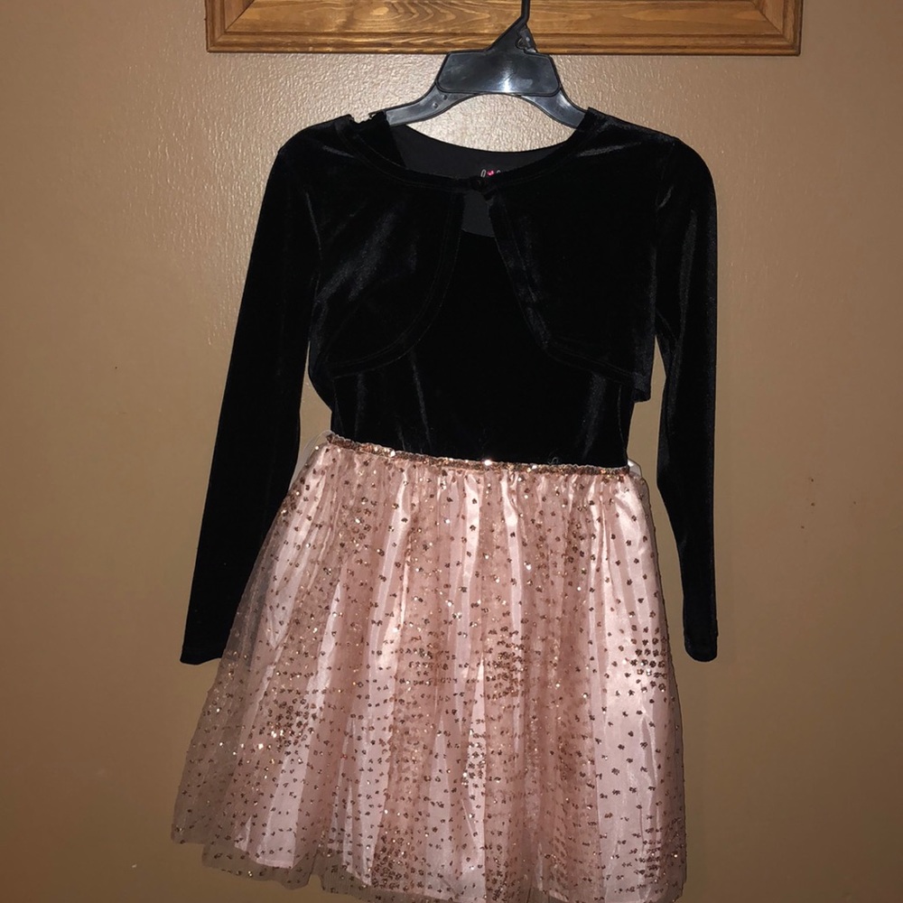 Girl’s dress